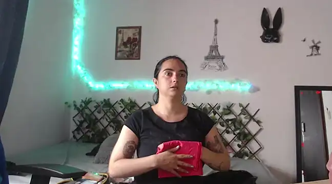 Candyparis online show from 4, 2, 2025