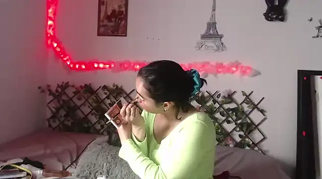 Candyparis online show from 20, 2, 2025