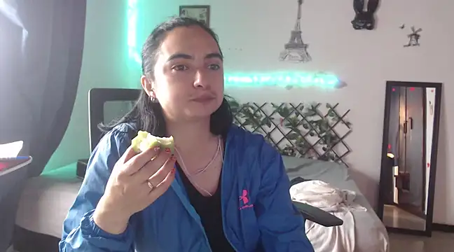 Candyparis online show from 21, 2, 2025