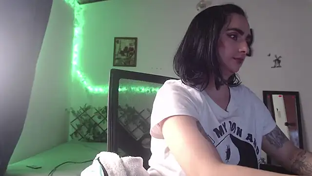 Candyparis online show from 27, 2, 2025