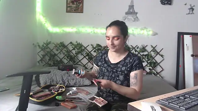 Candyparis online show from 28, 2, 2025