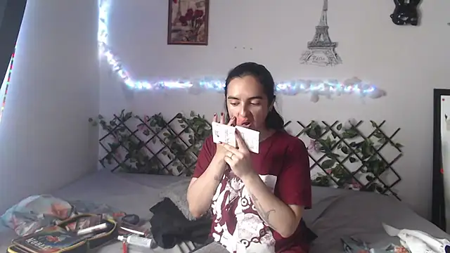 Candyparis online show from 5, 3, 2025