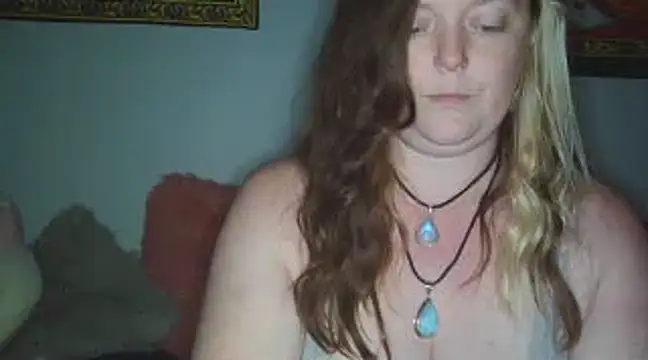 Snapshot of Lyrann89 chatting on 2, 12, 2024 Lyrann89 online show from 2, 12, 2024