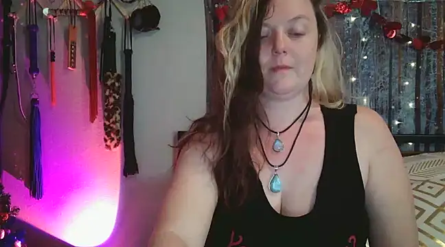 Snapshot of Lyrann89 chatting on 25, 1, 2025 Lyrann89 online show from 25, 1, 2025