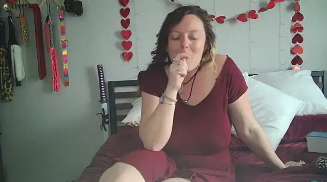 Snapshot of Lyrann89 chatting on 8, 3, 2025 Lyrann89 online show from 8, 3, 2025