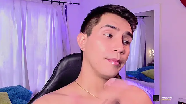 Snapshot of Chris_Maddox chatting on 15, 11, 2025 Chris Maddox online show from 15, 11, 2025