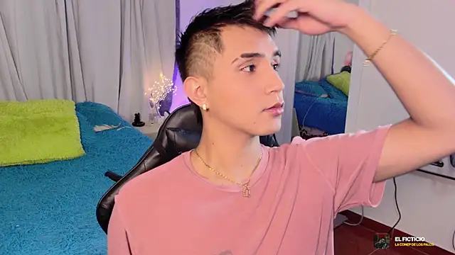 Snapshot of Chris_Maddox chatting on 1, 12, 2025 Chris Maddox online show from 1, 12, 2025