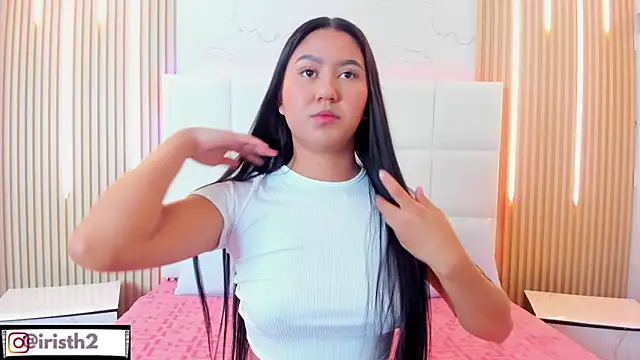 Iris Thompson  online show from 17, 10, 2025