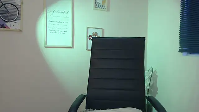 Snapshot of lucy_diiaz chatting on 11, 1, 2025 lucy diiaz online show from 11, 1, 2025