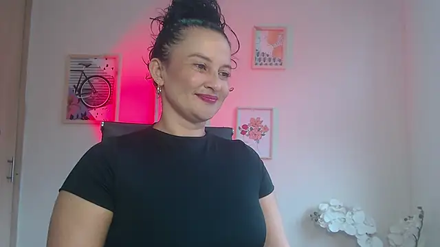 Snapshot of lucy_diiaz chatting on 5, 2, 2025 lucy diiaz online show from 5, 2, 2025