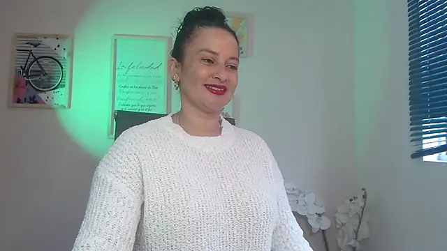 Snapshot of lucy_diiaz chatting on 8, 2, 2025 lucy diiaz online show from 8, 2, 2025