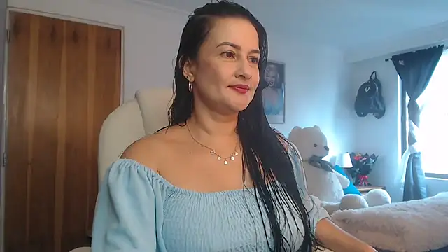 Snapshot of lucy_diiaz chatting on 12, 9, 2025 lucy diiaz online show from 12, 9, 2025