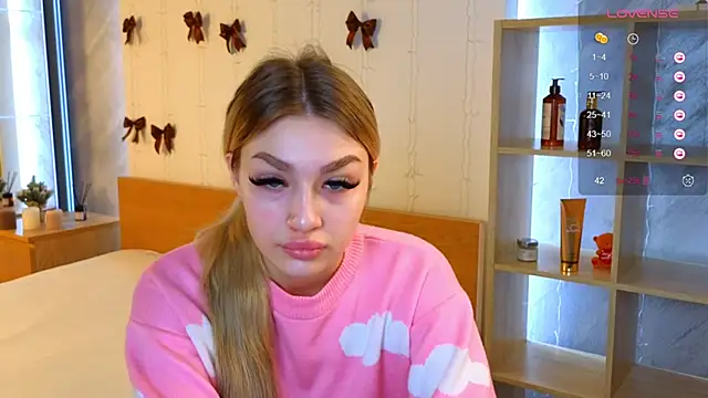 Snapshot of Ella_Milla chatting on 25, 12, 2024 Ella Milla online show from 25, 12, 2024