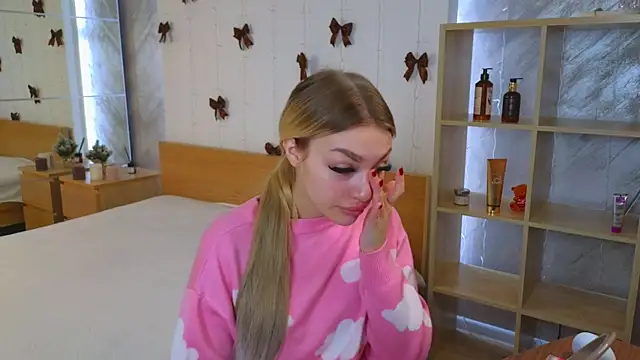 Snapshot of Ella_Milla chatting on 26, 12, 2024 Ella Milla online show from 26, 12, 2024