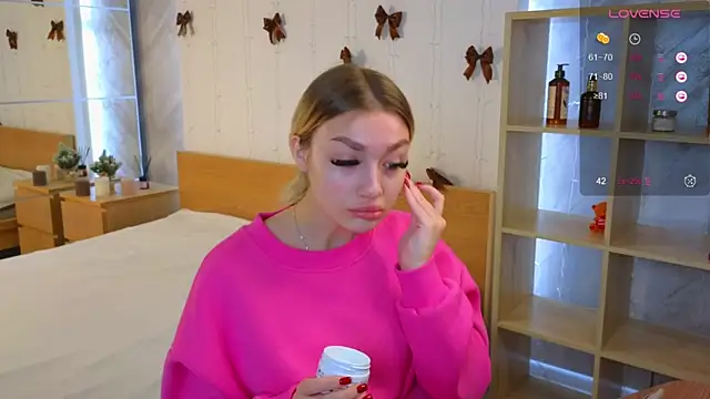 Snapshot of Ella_Milla chatting on 29, 12, 2024 Ella Milla online show from 29, 12, 2024