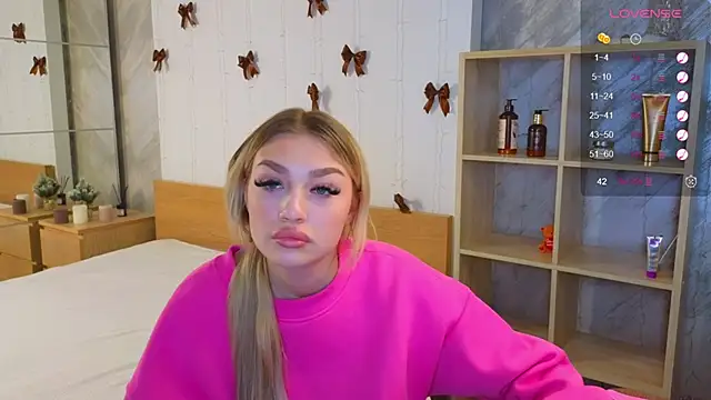 Snapshot of Ella_Milla chatting on 30, 12, 2024 Ella Milla online show from 30, 12, 2024