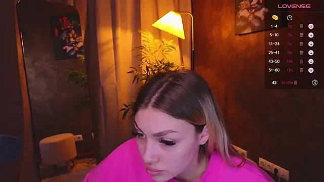 Snapshot of Ella_Milla chatting on 5, 1, 2025 Ella Milla online show from 5, 1, 2025