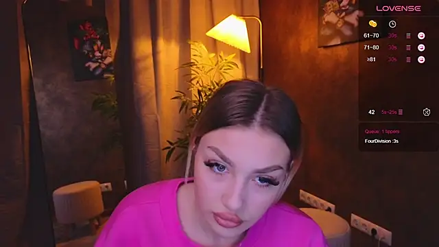 Snapshot of Ella_Milla chatting on 5, 1, 2025 Ella Milla online show from 5, 1, 2025