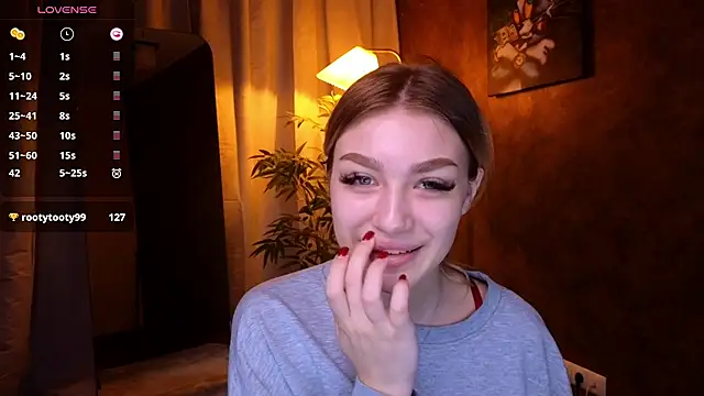 Snapshot of Ella_Milla chatting on 8, 1, 2025 Ella Milla online show from 8, 1, 2025