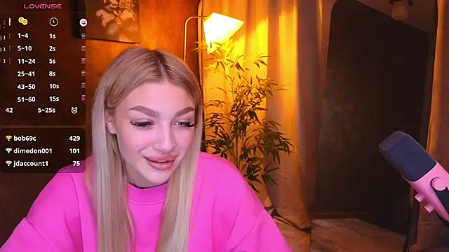 Snapshot of Ella_Milla chatting on 13, 1, 2025 Ella Milla online show from 13, 1, 2025