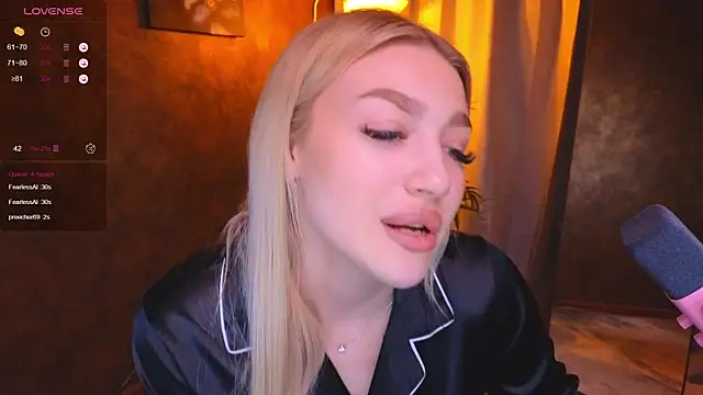 Snapshot of Ella_Milla chatting on 14, 1, 2025 Ella Milla online show from 14, 1, 2025