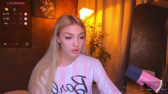 Snapshot of Ella_Milla chatting on 15, 1, 2025 Ella Milla online show from 15, 1, 2025