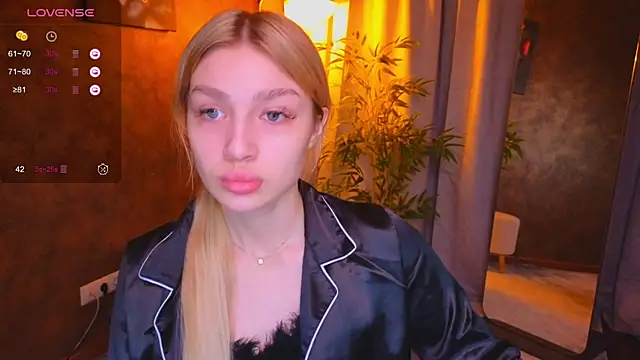 Snapshot of Ella_Milla chatting on 27, 1, 2025 Ella Milla online show from 27, 1, 2025