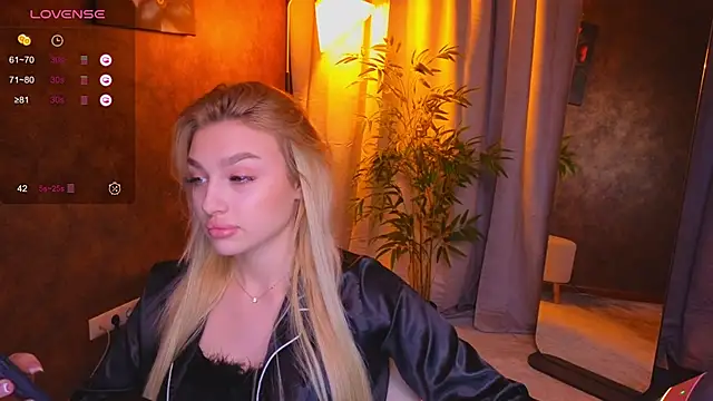 Snapshot of Ella_Milla chatting on 27, 1, 2025 Ella Milla online show from 27, 1, 2025