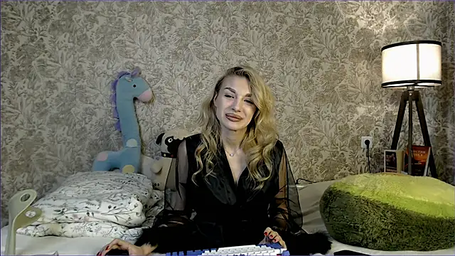 Snapshot of Ella_Milla chatting on 18, 9, 2025 Ella Milla online show from 18, 9, 2025