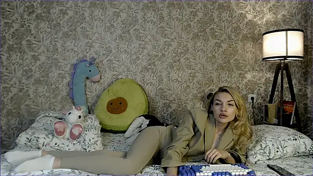 Snapshot of Ella_Milla chatting on 24, 9, 2025 Ella Milla online show from 24, 9, 2025