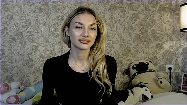 Snapshot of Ella_Milla chatting on 2, 11, 2025 Ella Milla online show from 2, 11, 2025