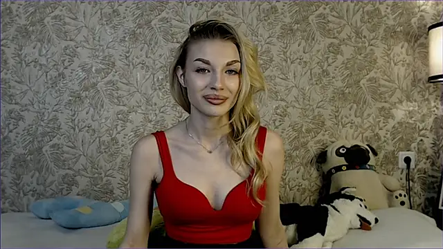 Snapshot of Ella_Milla chatting on 4, 11, 2025 Ella Milla online show from 4, 11, 2025