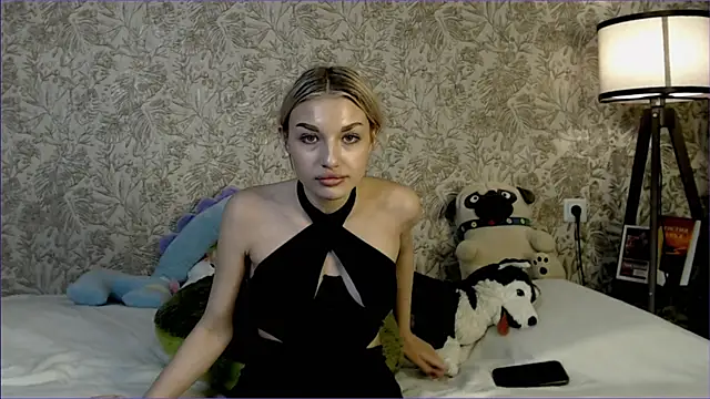 Snapshot of Ella_Milla chatting on 10, 11, 2025 Ella Milla online show from 10, 11, 2025