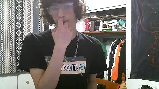 Batman333444 online show from 18, 3, 2025