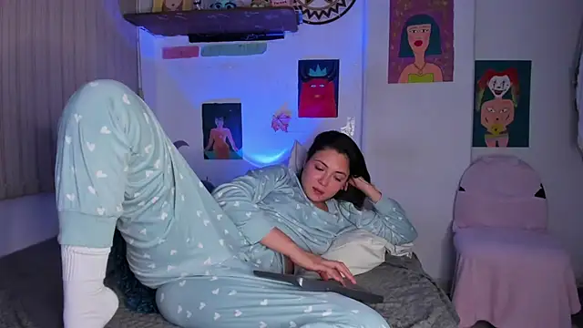 azumi cutiepie  online show from 6, 3, 2025