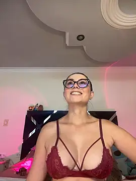 Snapshot of antonhella1 chatting on 7, 11, 2025 antonhella1 online show from 7, 11, 2025