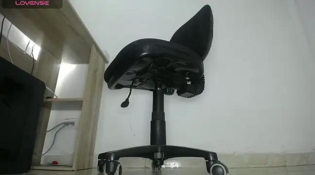 Snapshot of aprhillove chatting on 5, 12, 2024 aprhillove online show from 5, 12, 2024