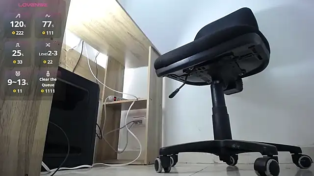 Snapshot of aprhillove chatting on 19, 12, 2024 aprhillove online show from 19, 12, 2024