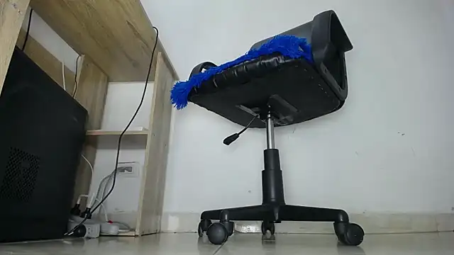 Snapshot of aprhillove chatting on 4, 2, 2025 aprhillove online show from 4, 2, 2025