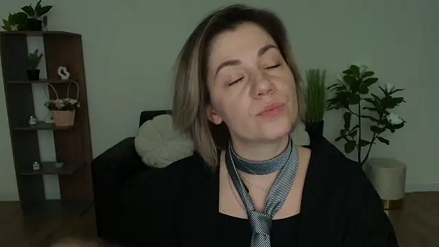 MariaSttone online show from 10, 12, 2024