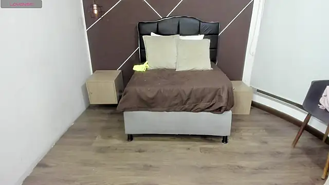 AntonellaRosee  online show from 4, 3, 2025