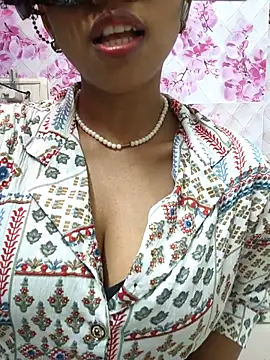 sandy naughty online show from 16, 2, 2026