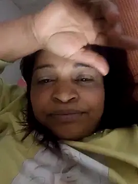 Snapshot of _violetta_- chatting on 16, 11, 2025 violetta - online show from 16, 11, 2025