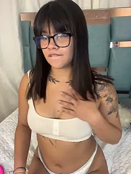 honeyy mia online show from 15, 10, 2025