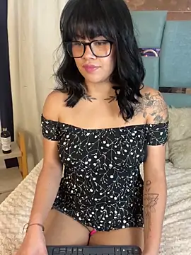 honeyy mia online show from 29, 10, 2025