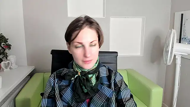 Snapshot of AuroraScript chatting on 4, 12, 2024 AuroraScript online show from 4, 12, 2024