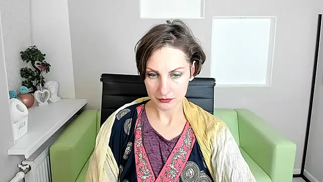 Snapshot of AuroraScript chatting on 6, 12, 2024 AuroraScript online show from 6, 12, 2024