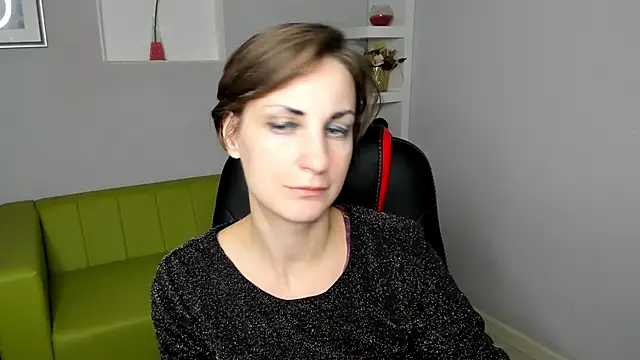 Snapshot of AuroraScript chatting on 11, 12, 2024 AuroraScript online show from 11, 12, 2024