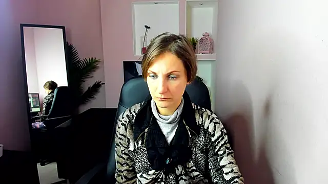 Snapshot of AuroraScript chatting on 18, 12, 2024 AuroraScript online show from 18, 12, 2024