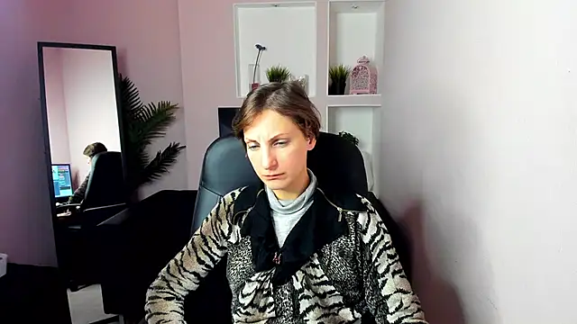 Snapshot of AuroraScript chatting on 19, 12, 2024 AuroraScript online show from 19, 12, 2024